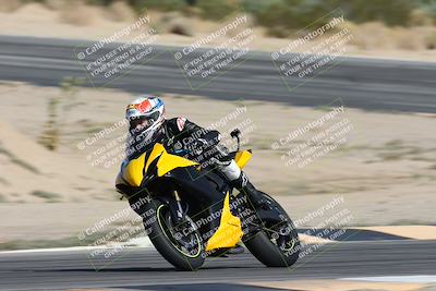 media/Nov-16-2025-Race Pace (Sun) [[8c5fa54630]]/Non Verified Riders (1st 20 Minutes)/2-Turn 10 (1010am)/